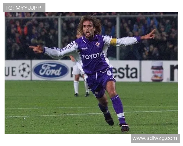 90年代足球明星黄头发的传奇故事与辉煌时刻回顾 90年代足球明星黄头发的传奇故事与辉煌时刻回顾