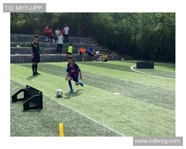 云浮足球明星的崛起与成就探秘他们如何改变了这座城市的足球文化 云浮足球明星的崛起与成就探秘他们如何改变了这座城市的足球文化