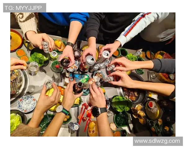 足球明星欢聚一堂畅饮碰杯精彩瞬间高清版视频分享