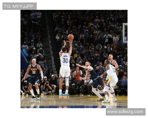 勇士与掘金第四场激战回顾关键时刻的精彩瞬间与战术分析 勇士与掘金第四场激战回顾关键时刻的精彩瞬间与战术分析