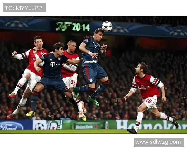 拜仁与皇马12年恩怨情仇的巅峰对决与历史回顾 拜仁与皇马12年恩怨情仇的巅峰对决与历史回顾